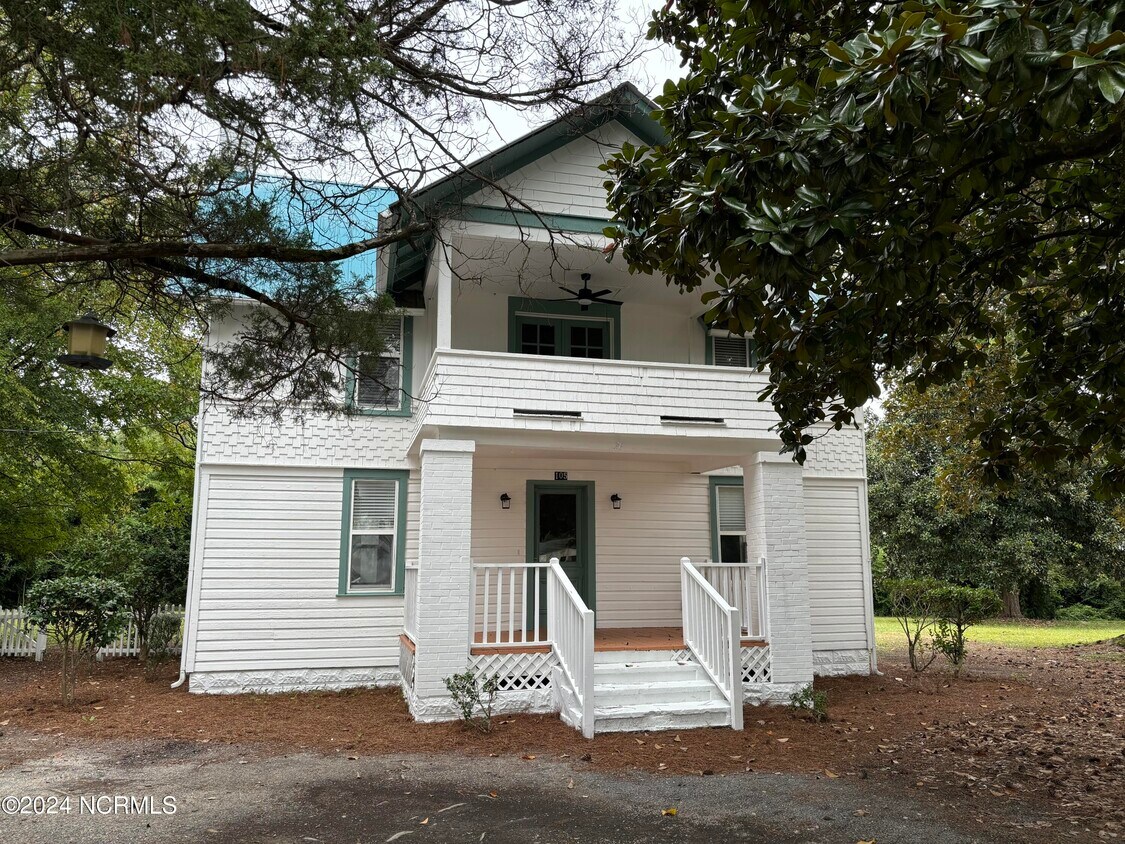 Primary Photo - 105 W Baltimore Ave