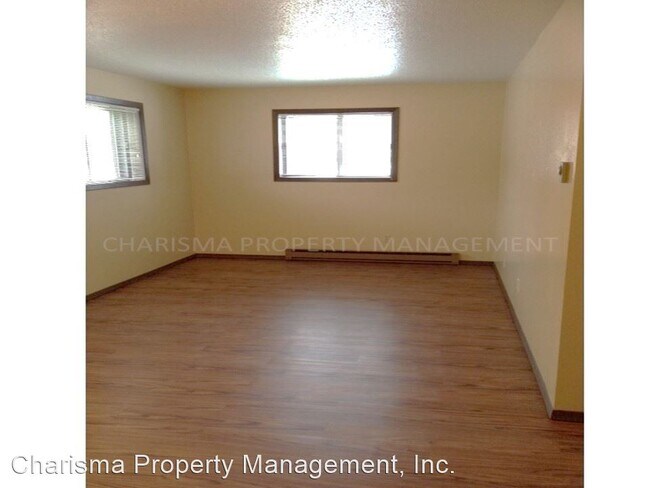 Building Photo - 703 S Dakota Ave