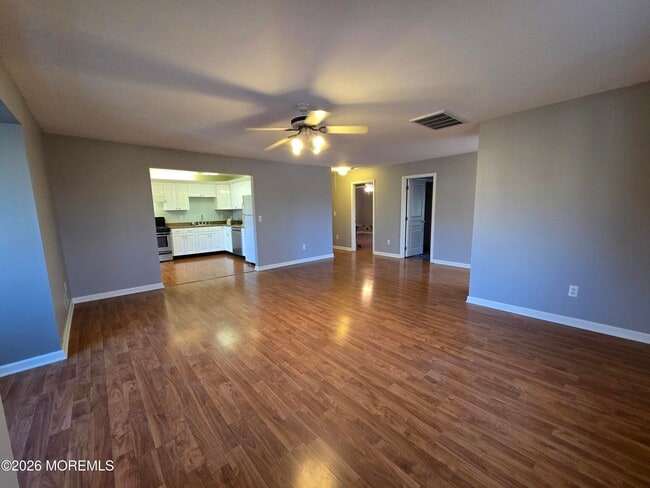 Building Photo - 274 Easy St