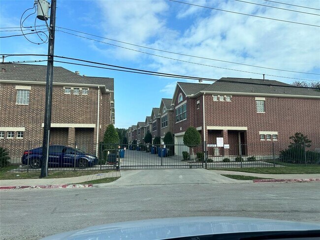 Foto del edificio - 8775 Bryam St