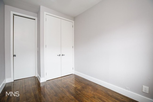 Building Photo - 326 West 23rd Street