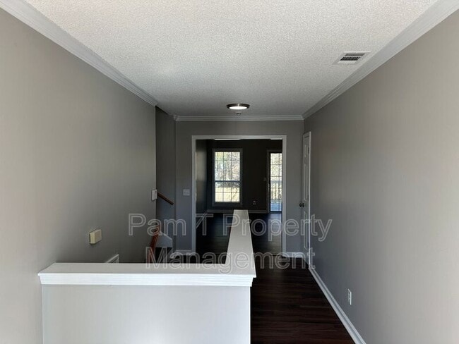 Building Photo - 128 Runner Rd