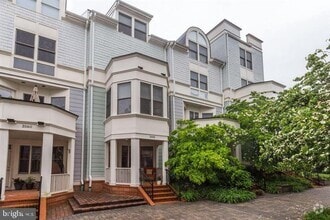 Building Photo - 2058 N Oakland St