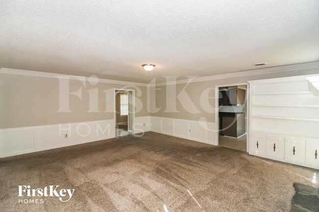 Building Photo - 7132 Shadow Oaks Dr