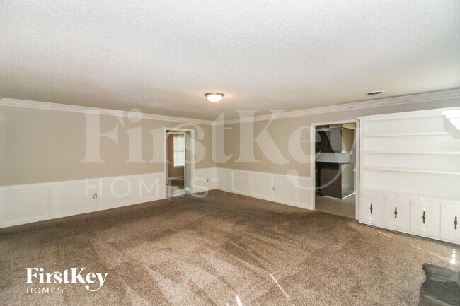 Foto del edificio - 7132 Shadow Oaks Dr