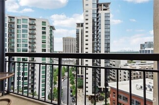 Building Photo - 3481 Lakeside Dr NE