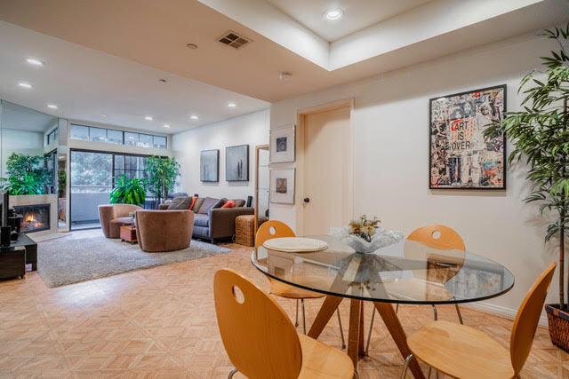 Living room - 200 N Swall Dr