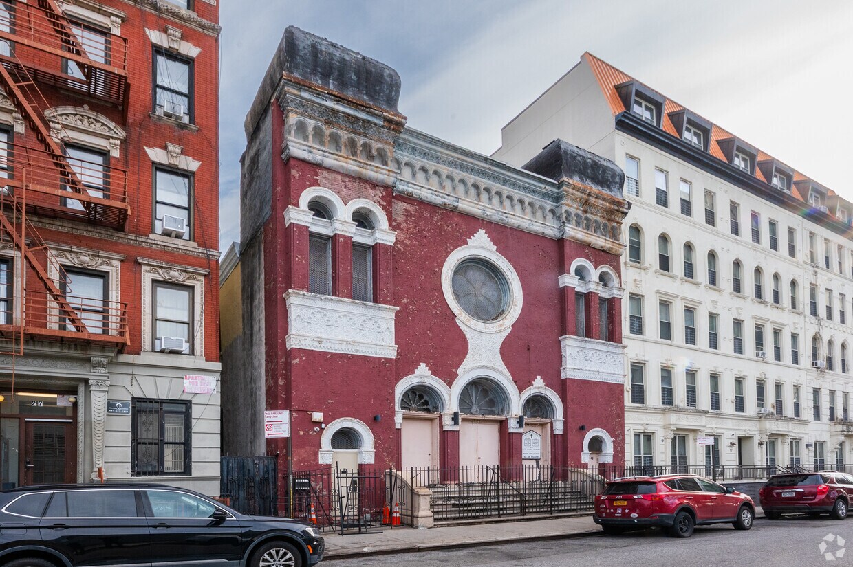 Fotografía del edificio - 21 W 118th St