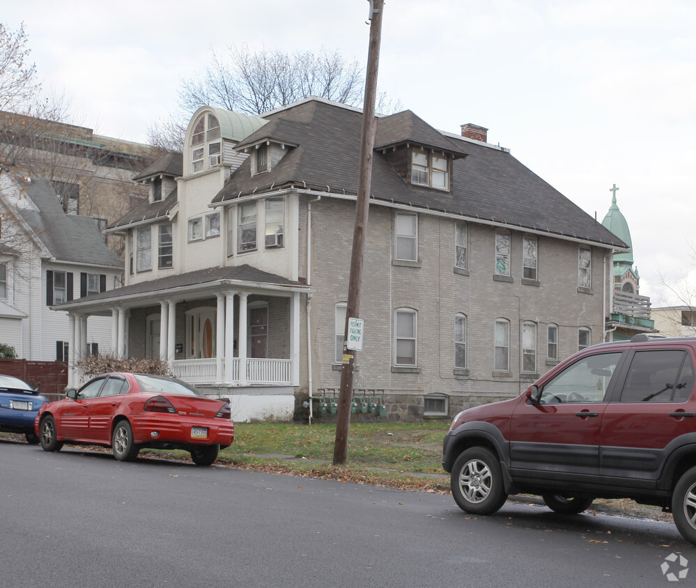 Foto del edificio - 809-811 Adams Ave