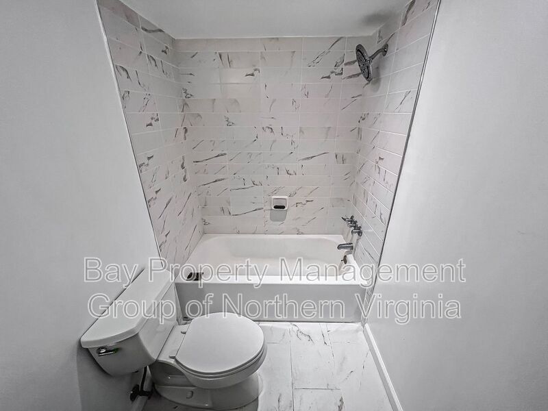 Foto del edificio - 7630 Provincial Dr