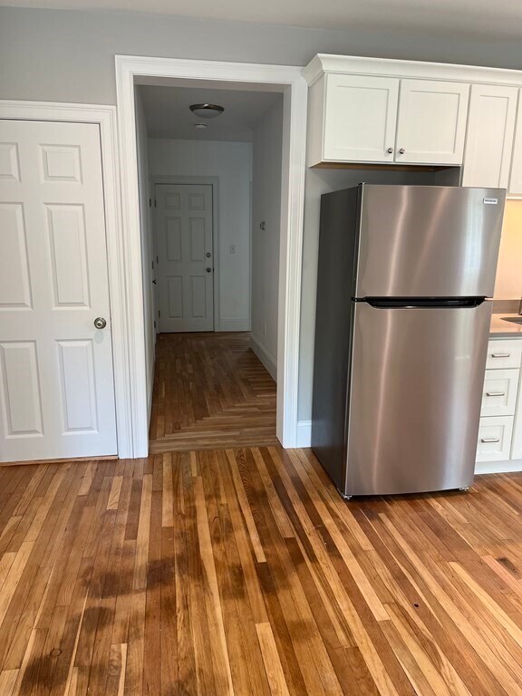 Building Photo - 284 Main St