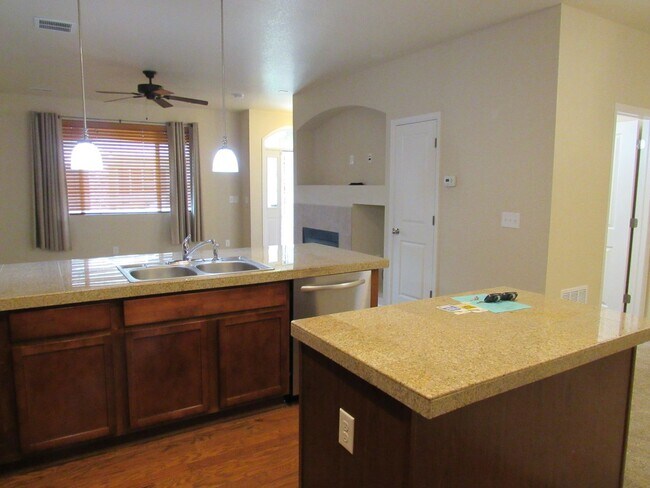 Foto del edificio - Immaculate Upscale Townhome in fantastic location in Arvada