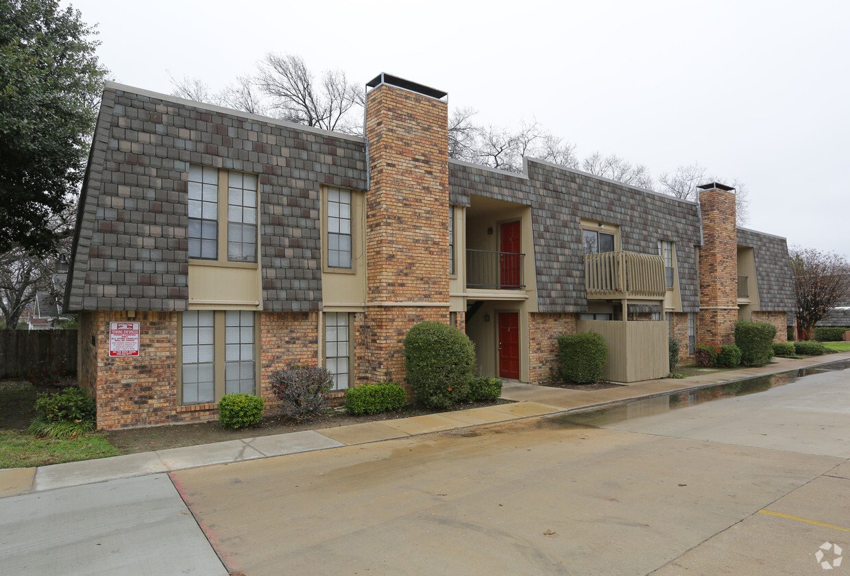 Building Photo - North Point Apartments