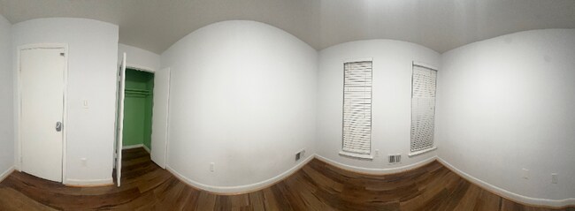 Foto del edificio - 8xxx Barrett Rd