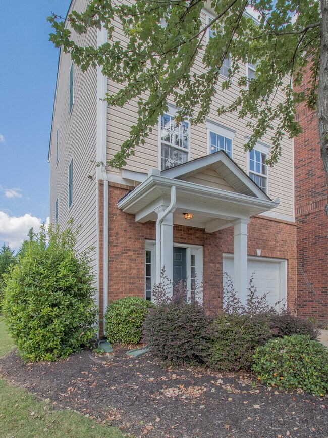 ThreeStory Townhome In Mauldin House Rental in Mauldin, SC