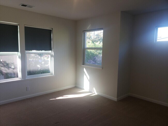 Building Photo - 406 Coronado St