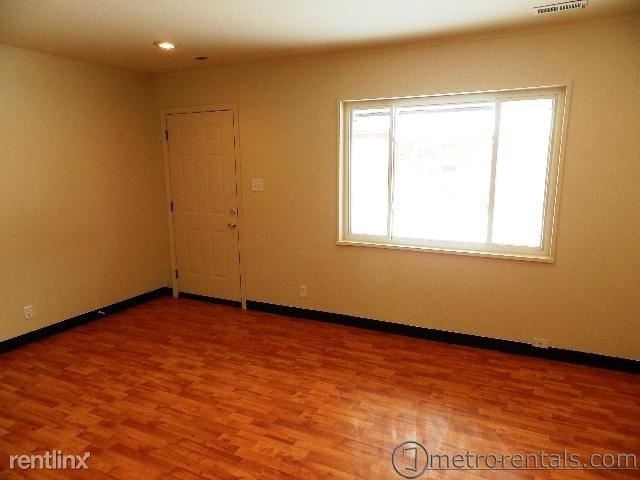 Building Photo - 2 br, 1 bath Townhome - 1130 King Ave