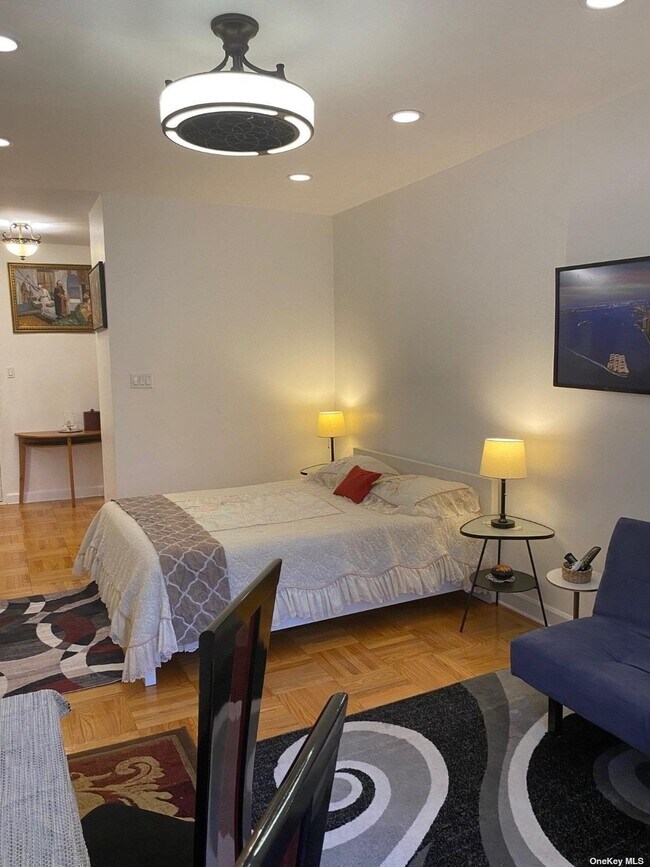 Foto del edificio - 76-26 113th St