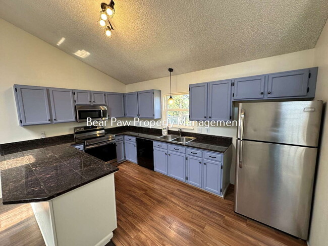 Building Photo - 2-Bedroom Duplex In North Evergreen!