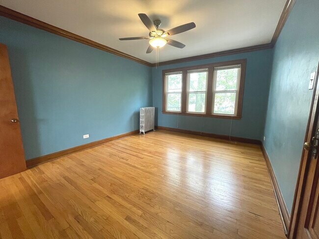 Foto del edificio - 3044 N Lockwood Ave