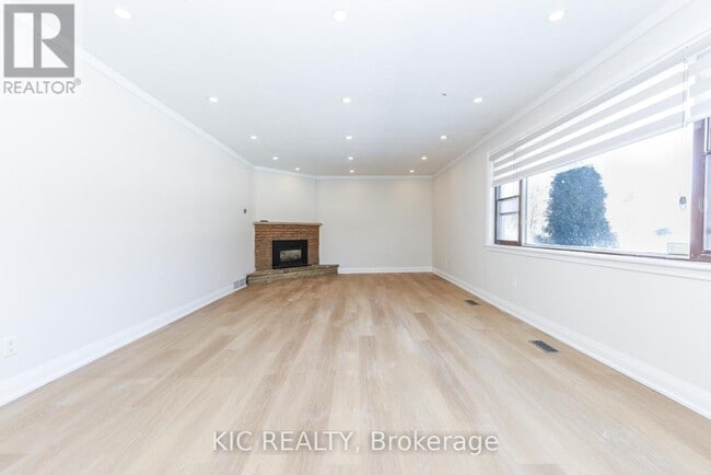 Building Photo - 69 Centre St N