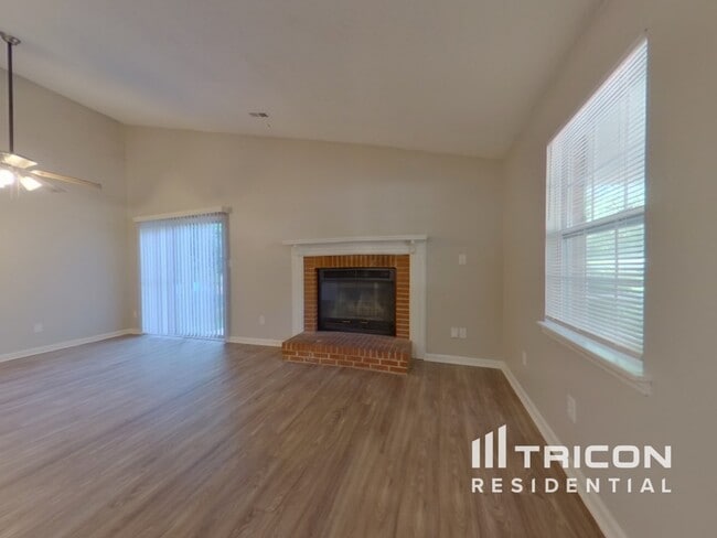 Building Photo - 6617 Flat Rock Dr