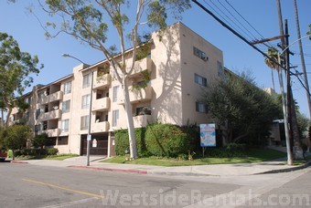 1738 Canyon Dr, Los Angeles, Ca 90028 - Apartments In Los Angeles, Ca 