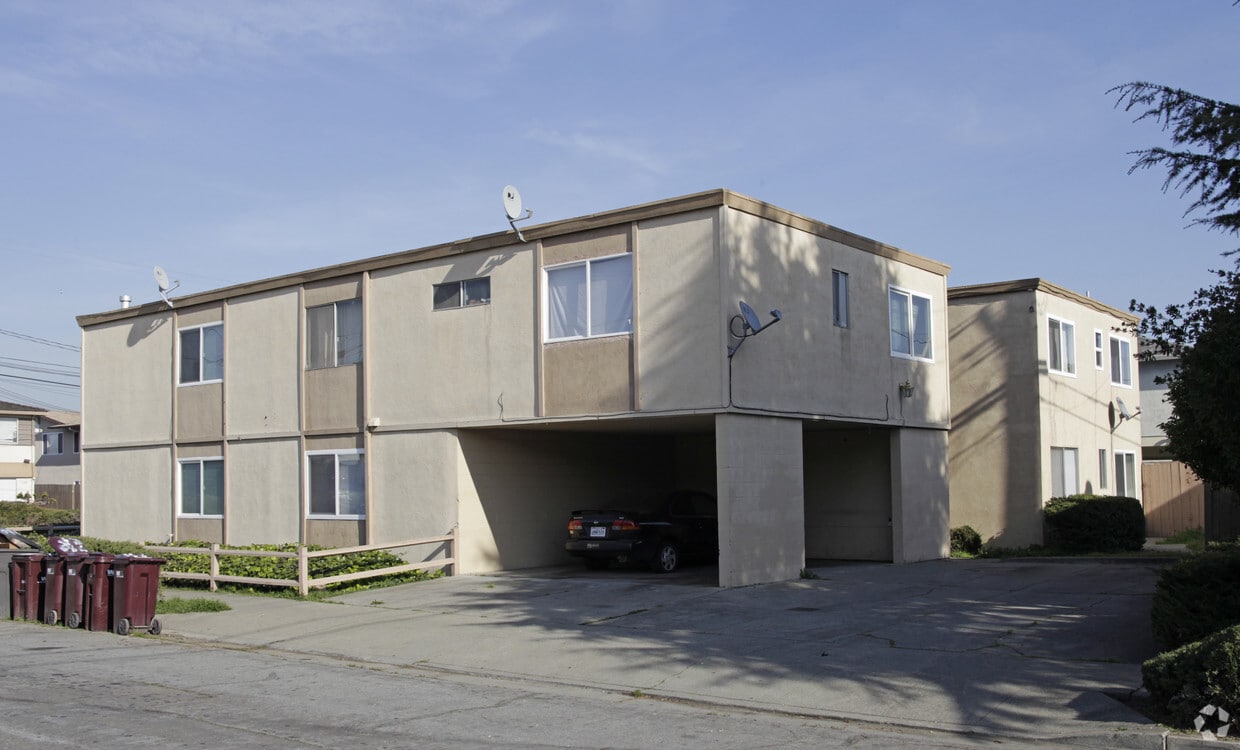Primary Photo - 798 Memorial Way