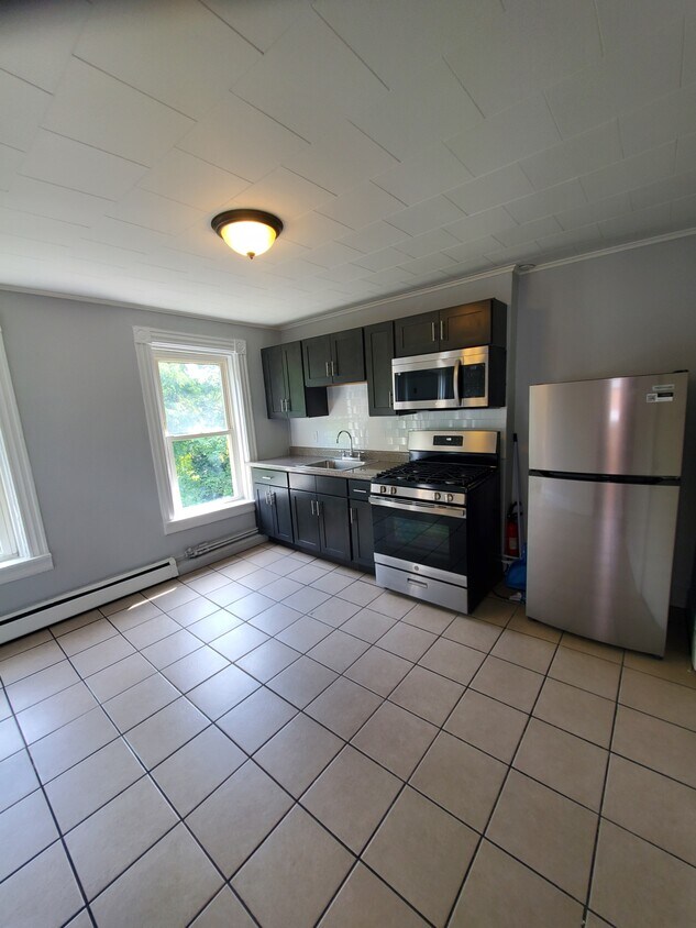 85 Mill St Unit 3, Newburgh, NY 12550 Apartments in Newburgh, NY