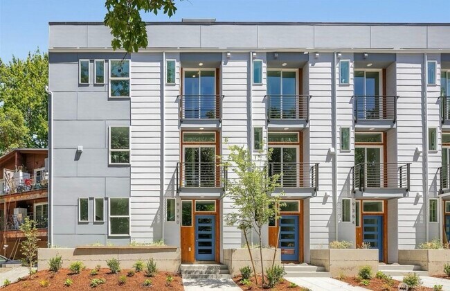 Building Photo - 9350 Sturtevant Ave S