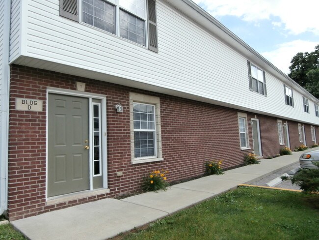 Axis 812 Apartments Bloomington In Building Photo Axis 812