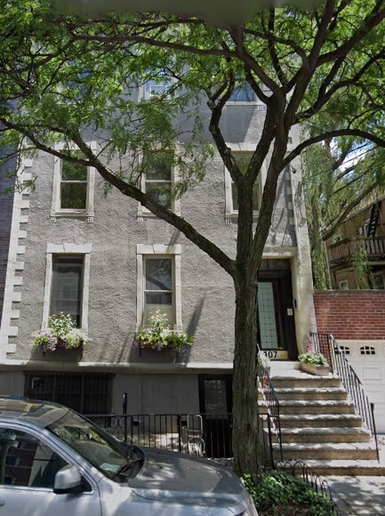 Building Photo - 107 Monroe St