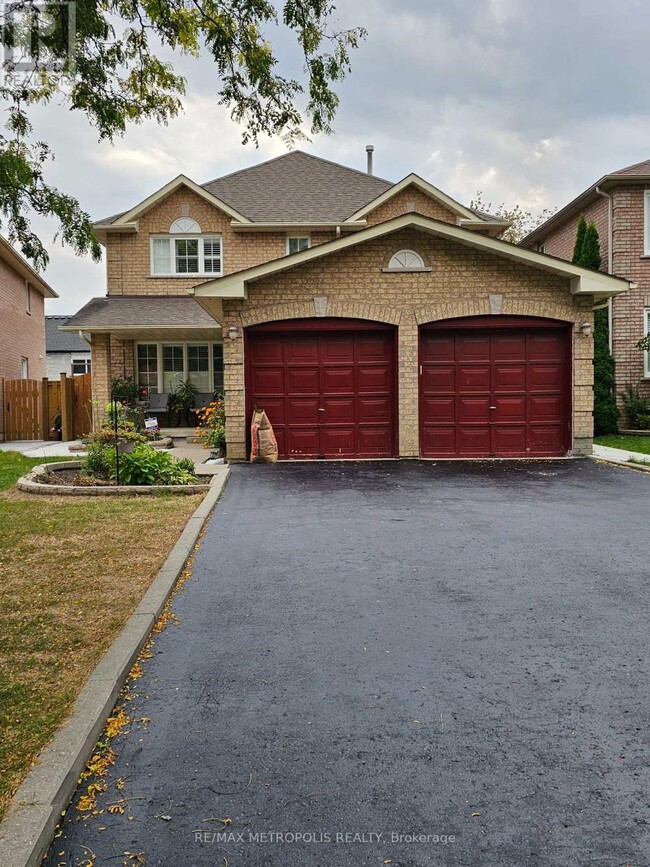 Building Photo - 1595 Otonabee Dr