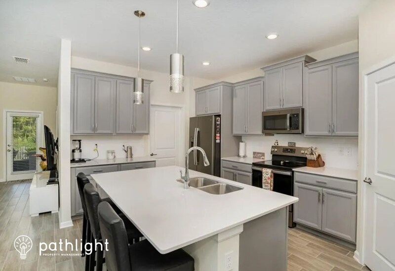 Primary Photo - 5554 Bakewell Pl