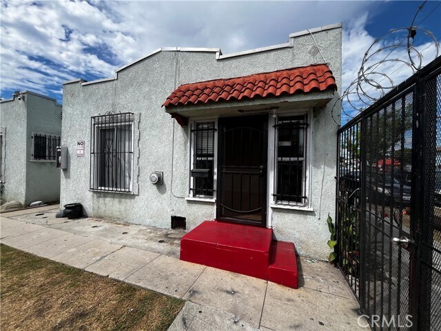 Building Photo - 6325 S Figueroa St