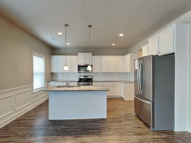 Building Photo - Nice 4 Bedroom Home located in Snellville!