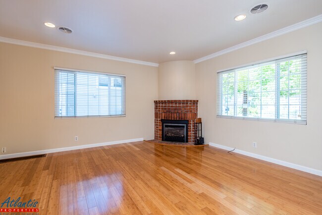 Foto del edificio - 2220 Hanover St