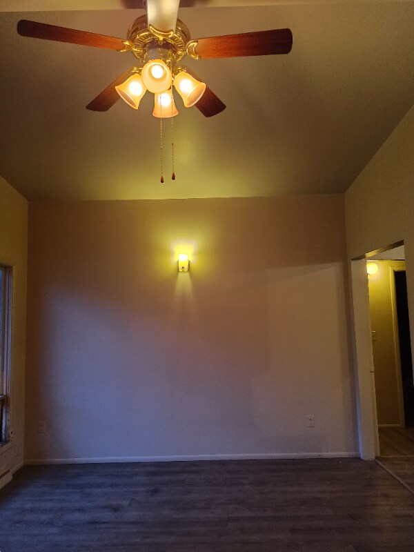 Foto del edificio - 1527 Diamond Ave NE