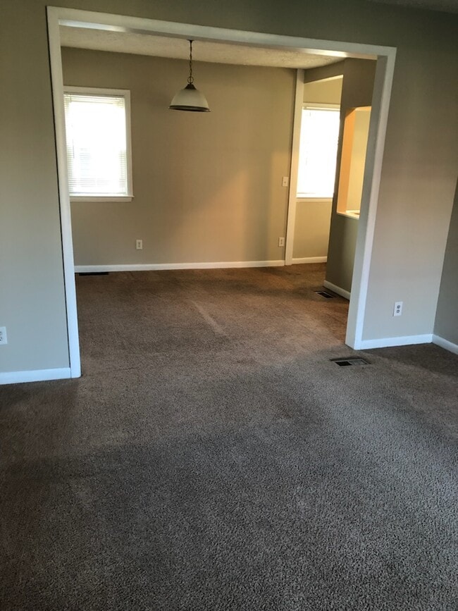 Building Photo - 91 E Mohawk St