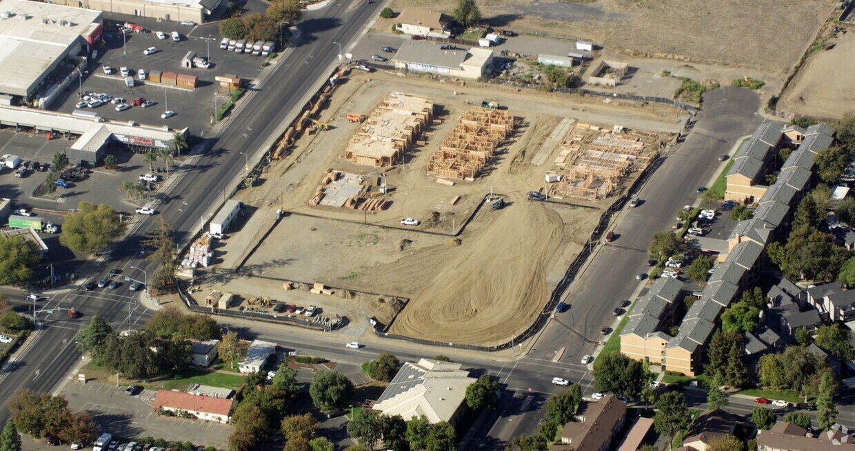 Vista Del Robles Apartments Apartments in Woodland, CA