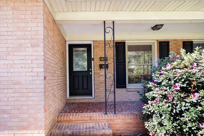 Foto del edificio - 5400 Farmbrook Dr