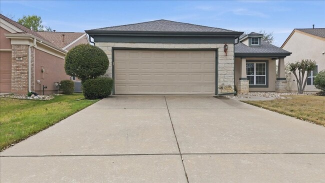 Building Photo - 809 Whispering Wind Dr