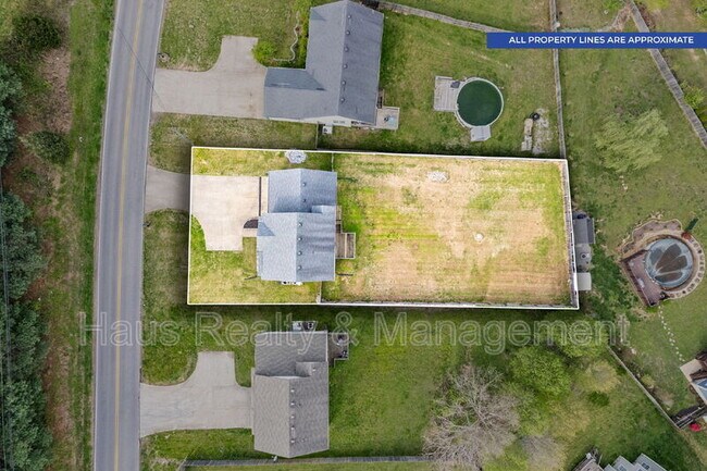 Foto del edificio - 1563 Hazelwood Rd