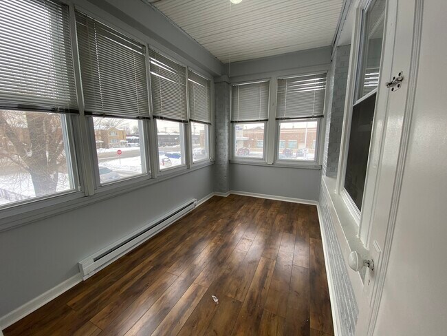 Foto del edificio - 7318 W Archer Ave