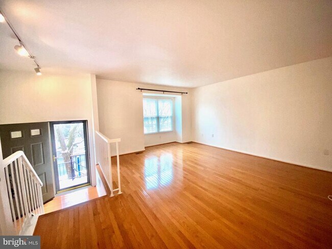 Building Photo - 7820 Solomon Seal Dr