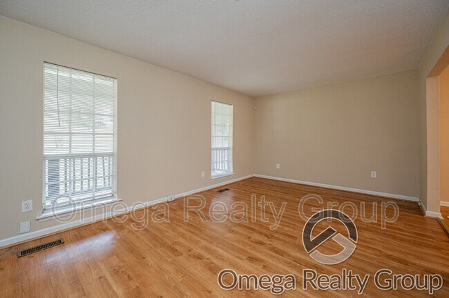 Foto del edificio - 1400 Pine Tree Dr