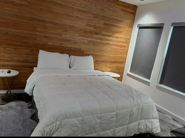 Foto del edificio - 4813 Owenwood Ave