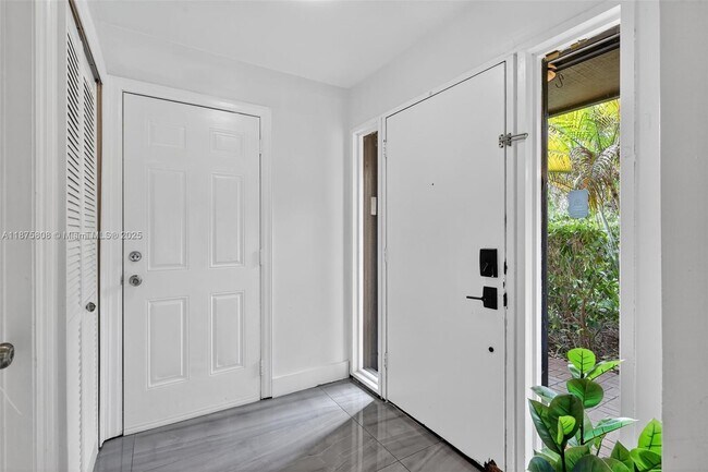 Foto del edificio - 20424 NE 10th Ct Rd
