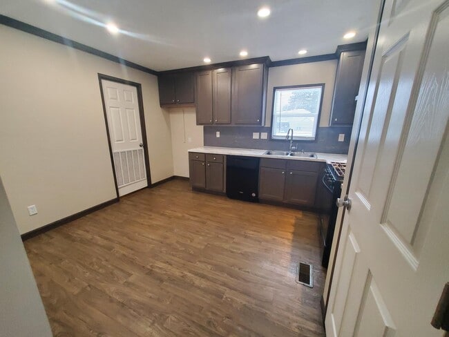 Foto del edificio - 6 Swallow Ct