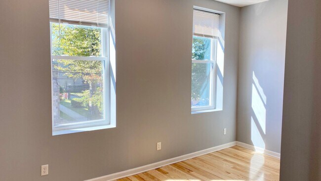 Building Photo - 813 N 41st St